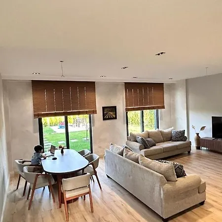 Vila With Forest Views,minutes From The Airport Arnavutkoy