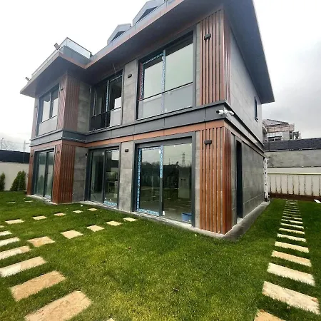 With Forest Views,minutes From The Airport Arnavutkoy